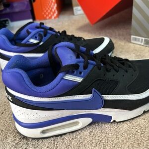 Nike Air Max Men's Black and Blue Sneakers